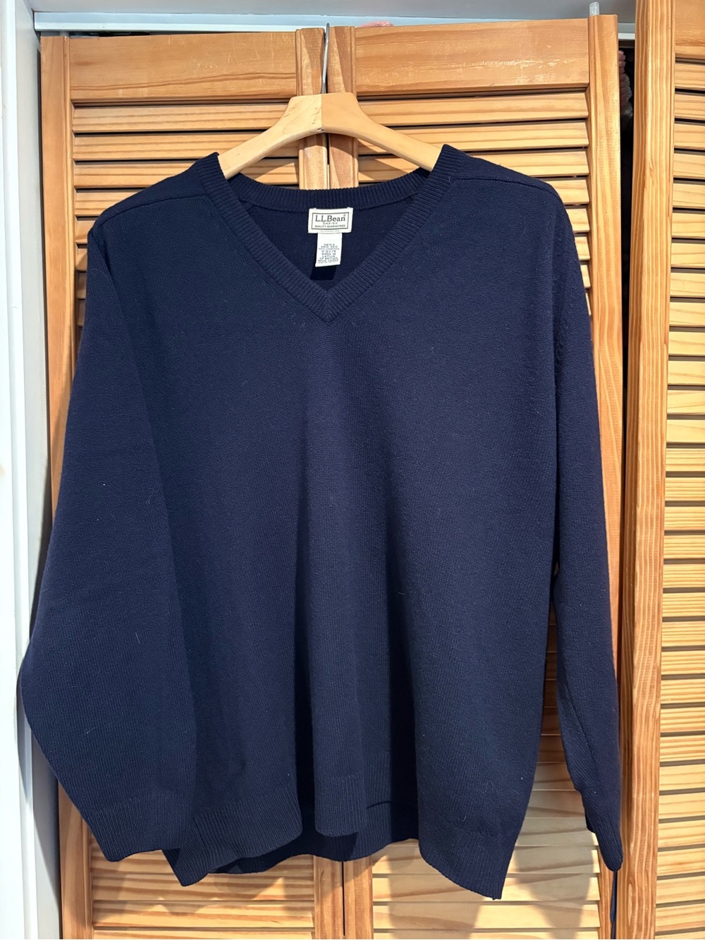 Wool L.L. Bean Men's V-Neck Sweater Navy Grandpacore Knit Classic capsule